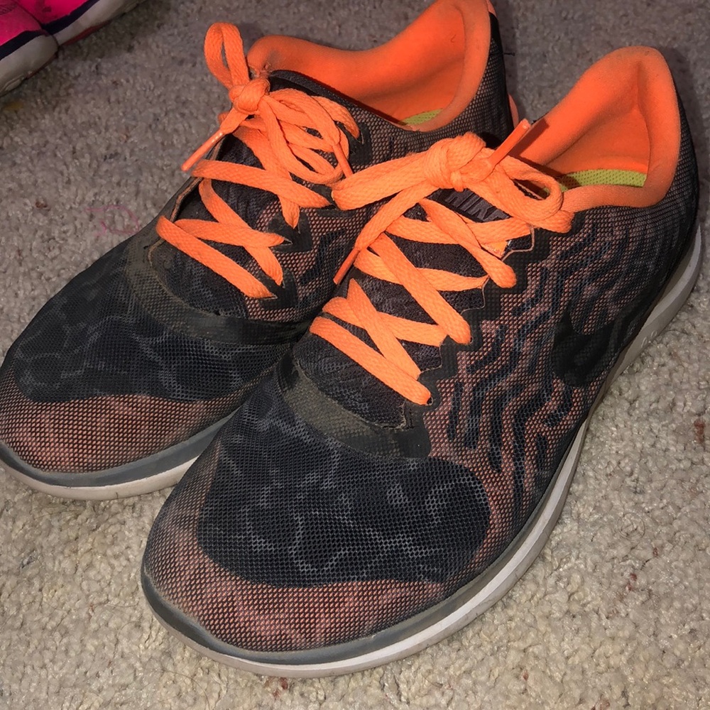 Running shoes